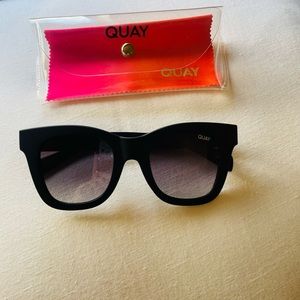 NEW Quay - After Hours Sunglasses in Matte Black/Smoke